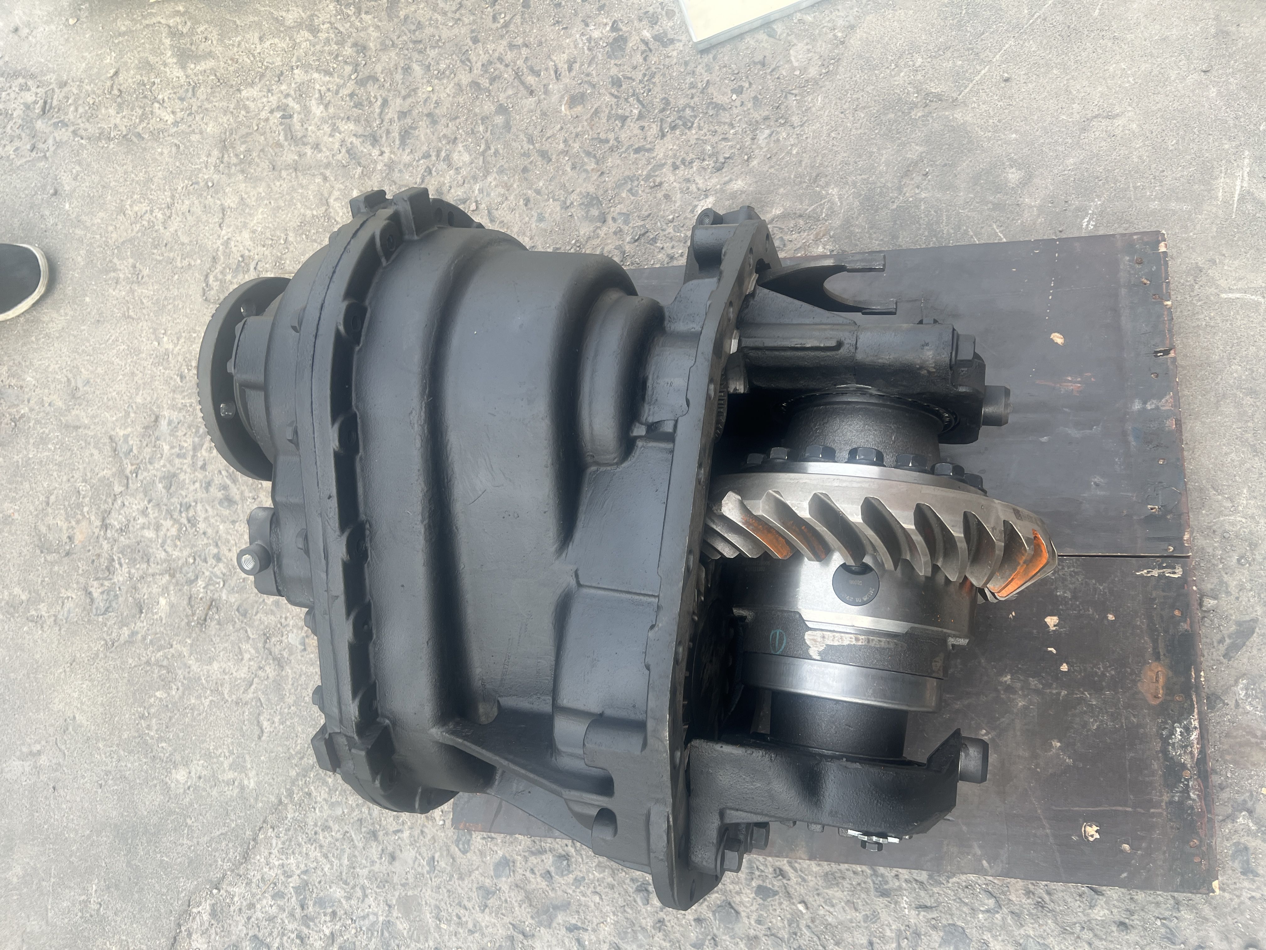 中桥主减速器总成 配TGX速比21:28 精品